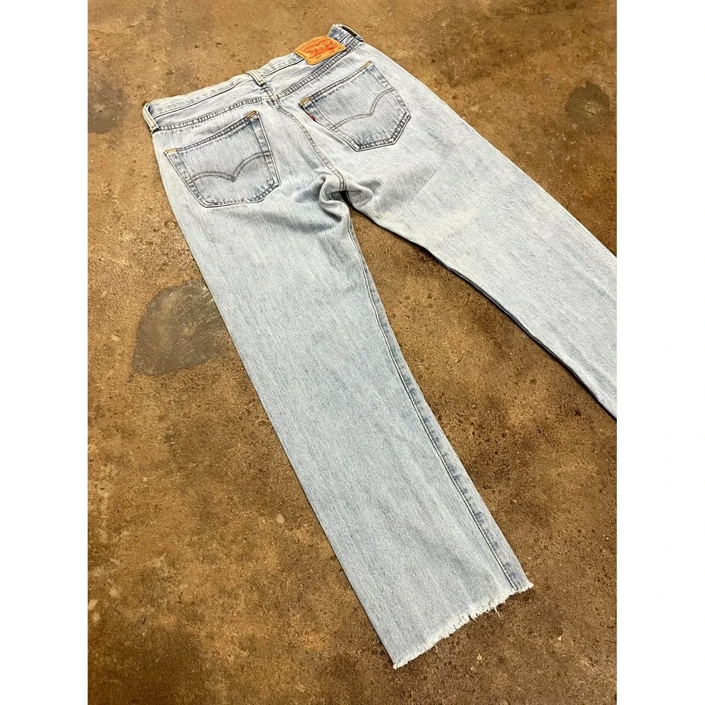 Levi's 501 Original Jeans Men 31x32 Blue Denim Stonewash Cotton Raw Hem Straight